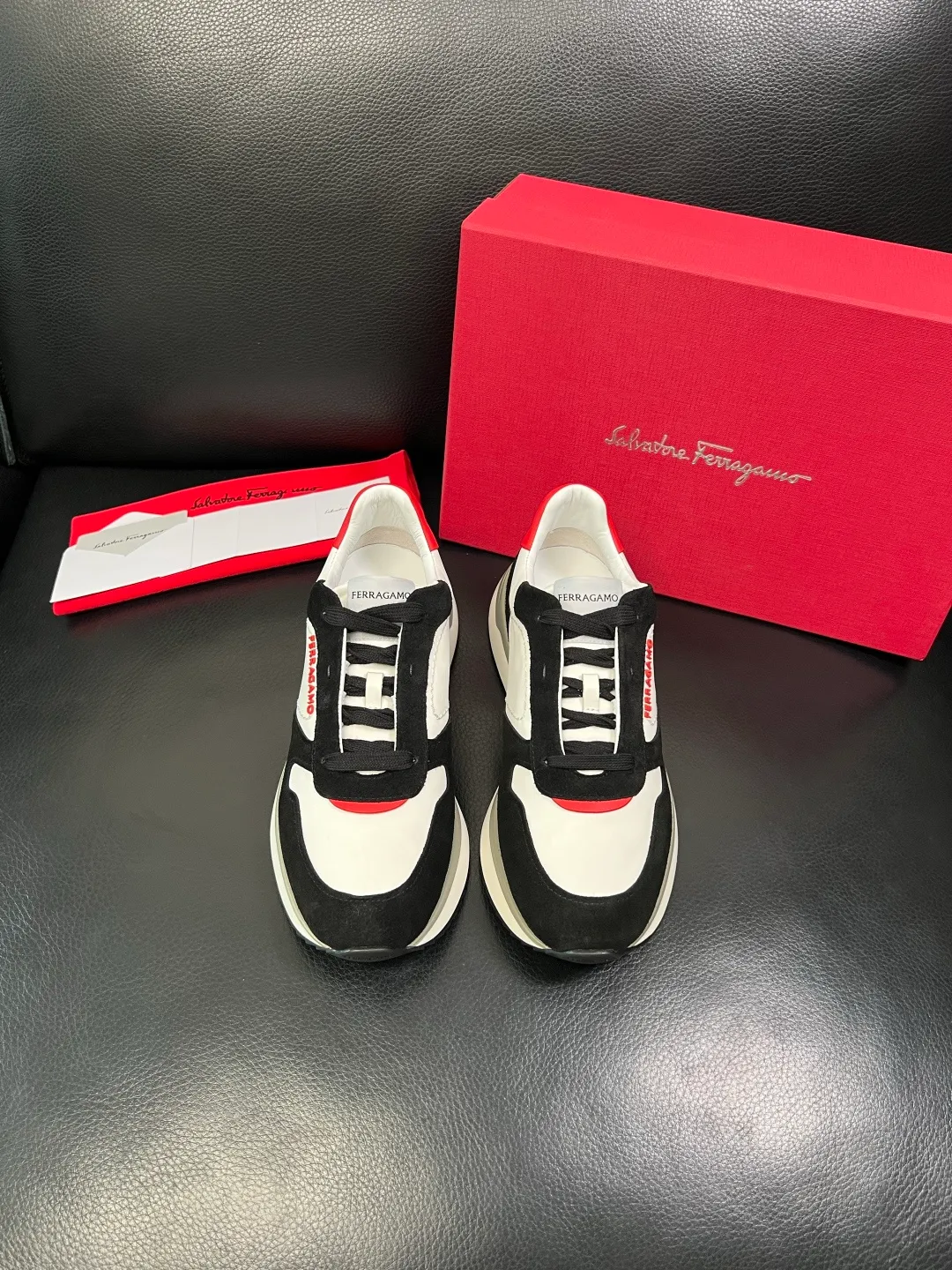 Men's shoes 💰780 Ferragamo High quality top handicrafts Ferragamo counters sell original factory configuration at the same time, imported original cowhide from Italy, imported water-dyed cow lining, soles: original factory special original soles are super comfortable, original factory and single goods, welcome to compare at the same time at the counter, code number 39-44 (customized 38 45)